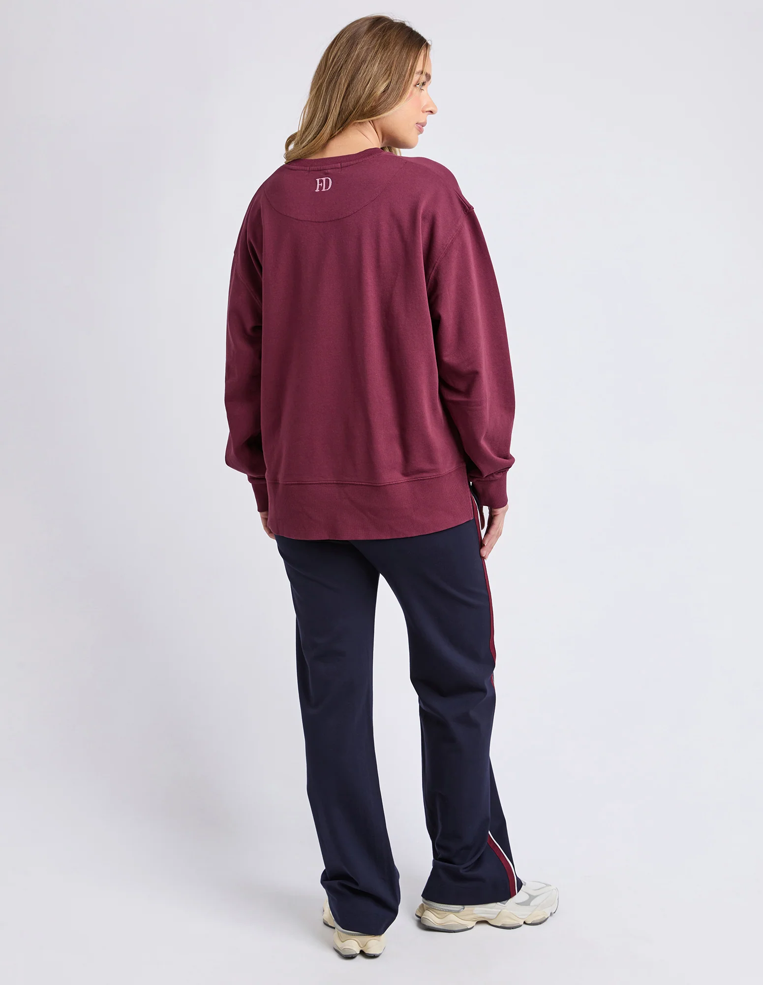 Effortless Contrast Crew Windsor Wine - Image 3
