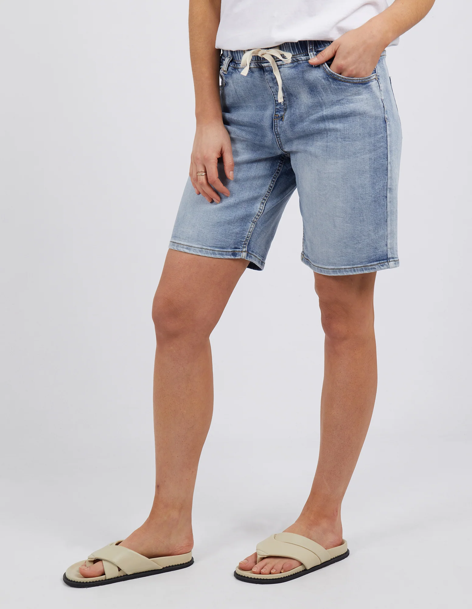 Gabby Bermuda Short Mid Blue - Image 4