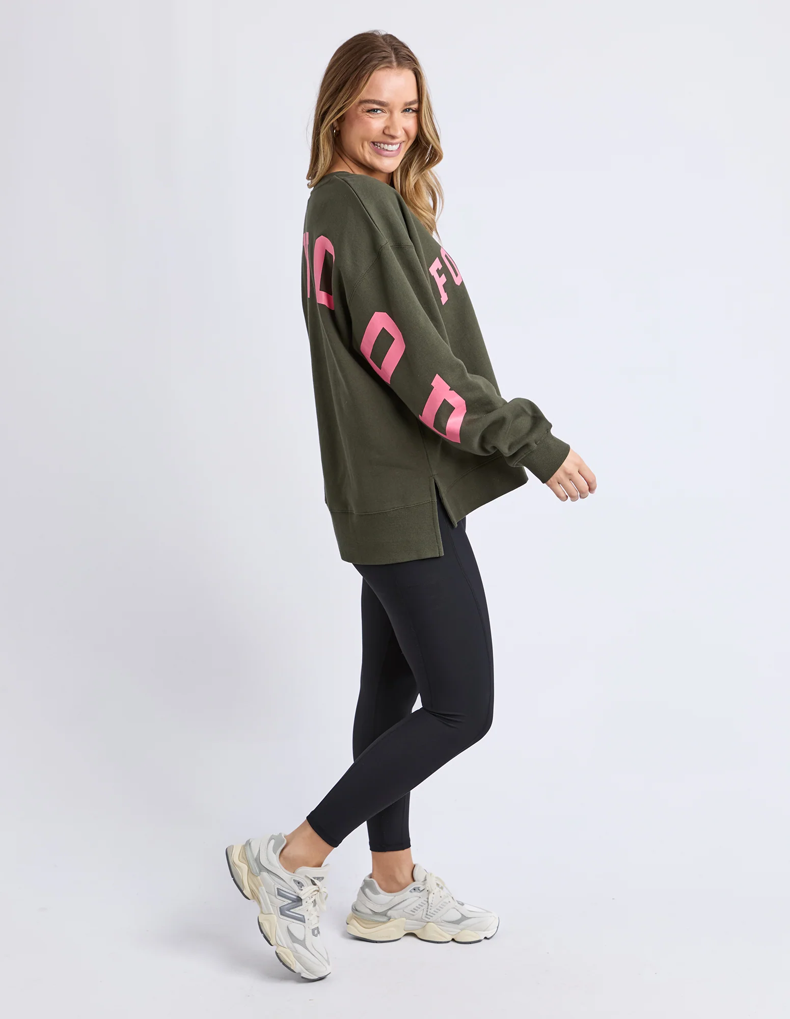 Interval Crew Dark Khaki & Coral - Image 6