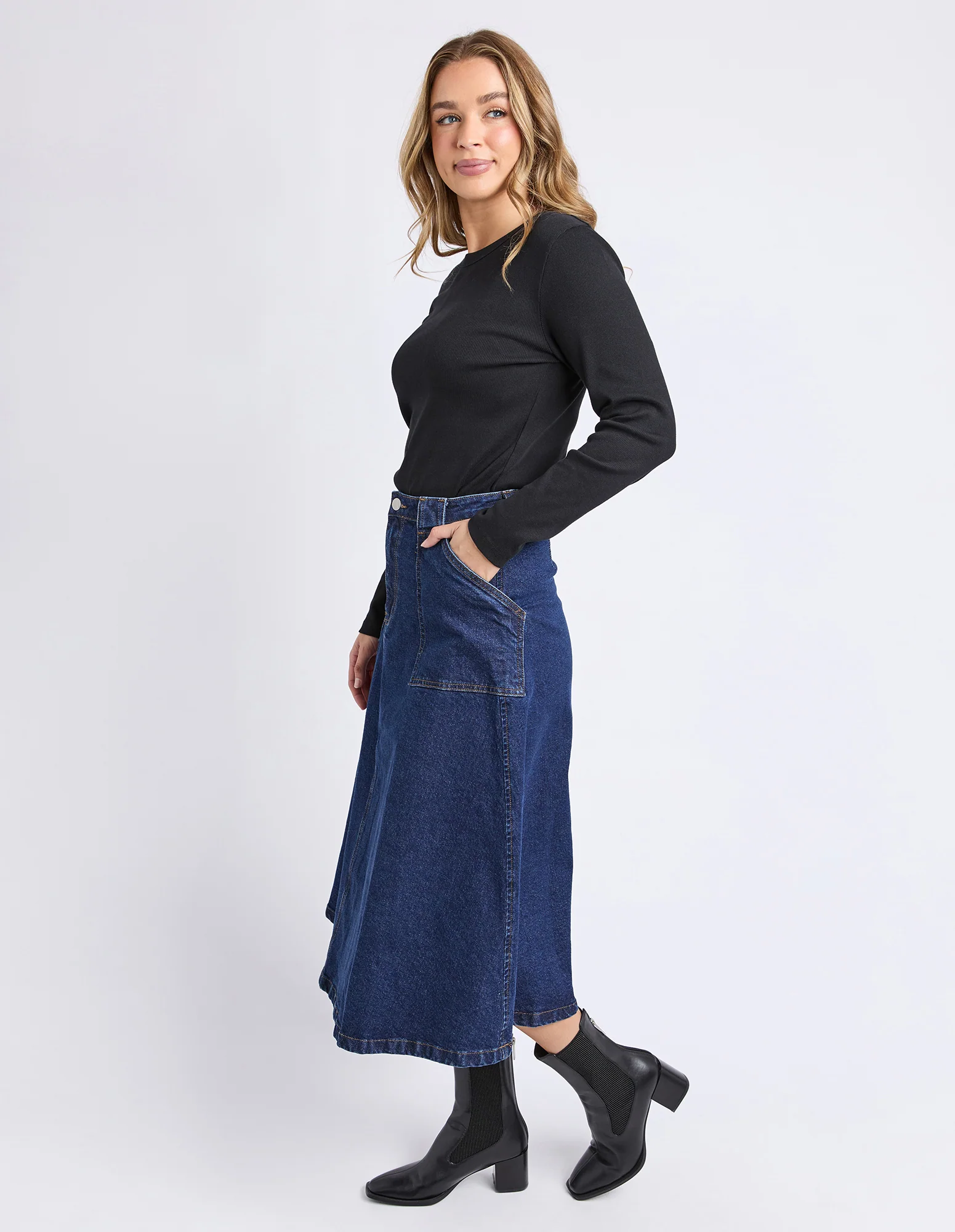 Potter Skirt Indigo - Image 7