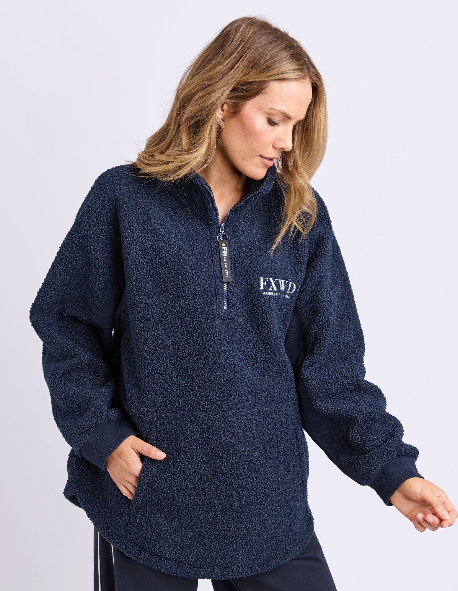 Weekend Boucle Crew Dark Sapphire - Image 4