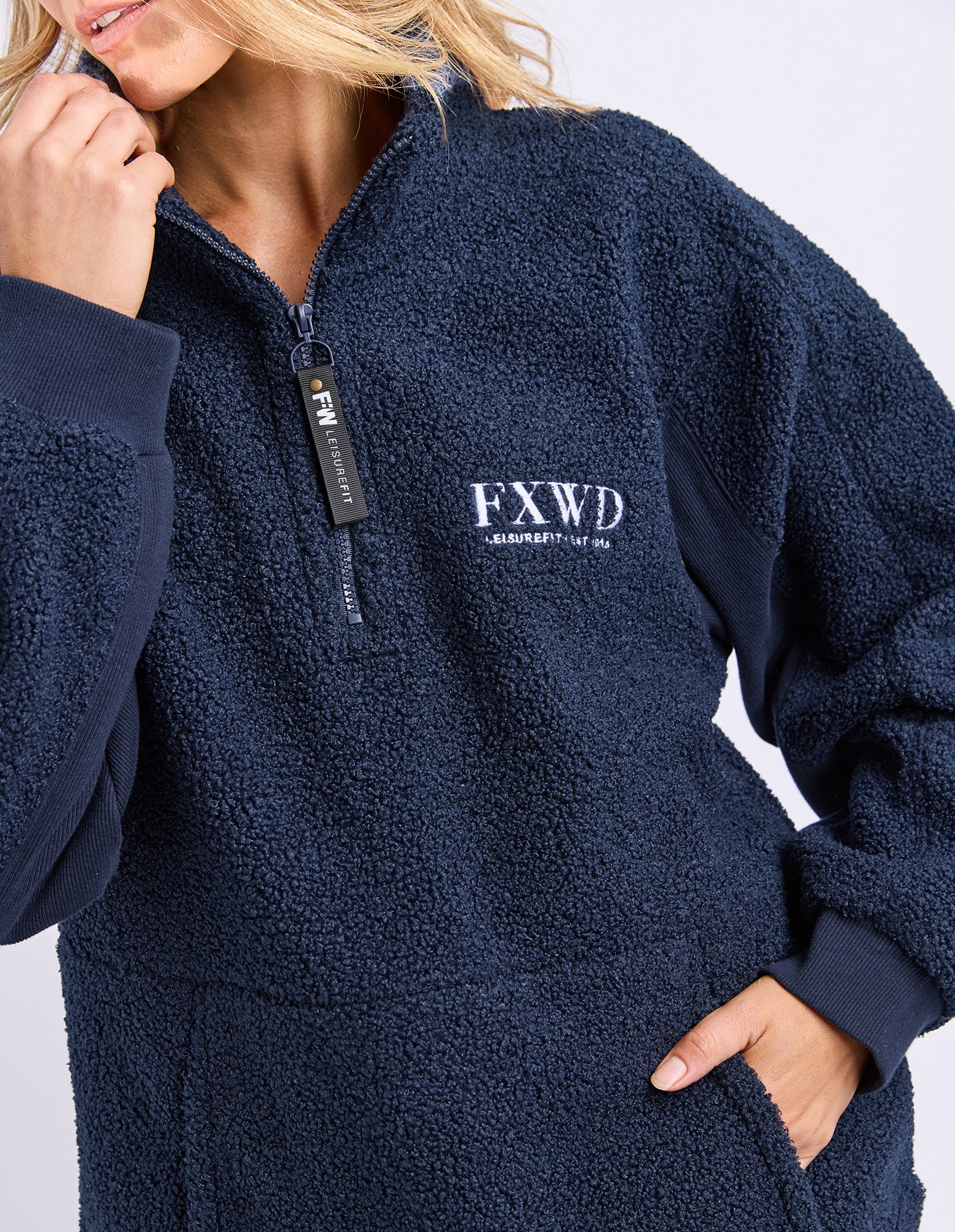 Weekend Boucle Crew Dark Sapphire - Image 5