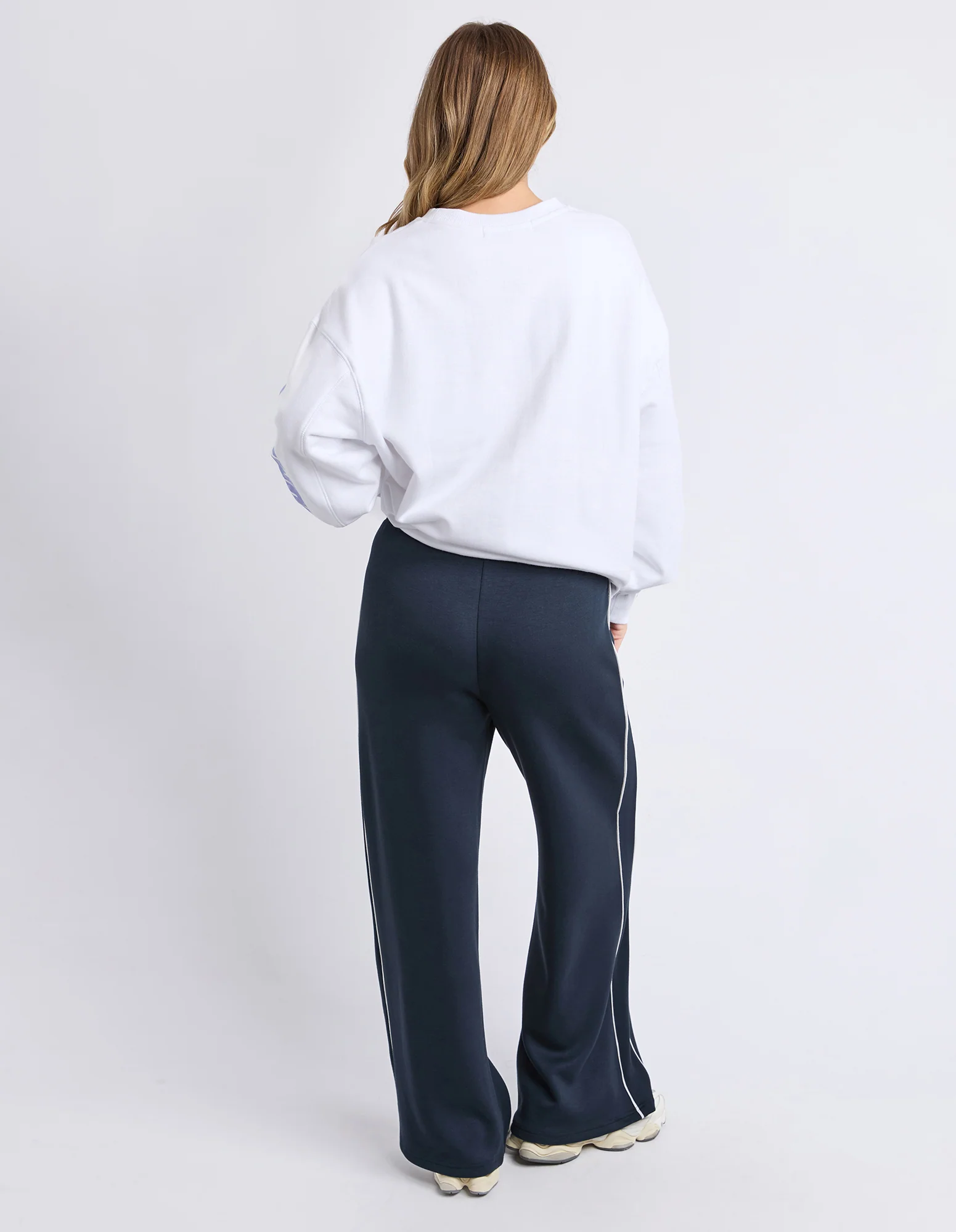 Workout Oversized Crew White - Image 4