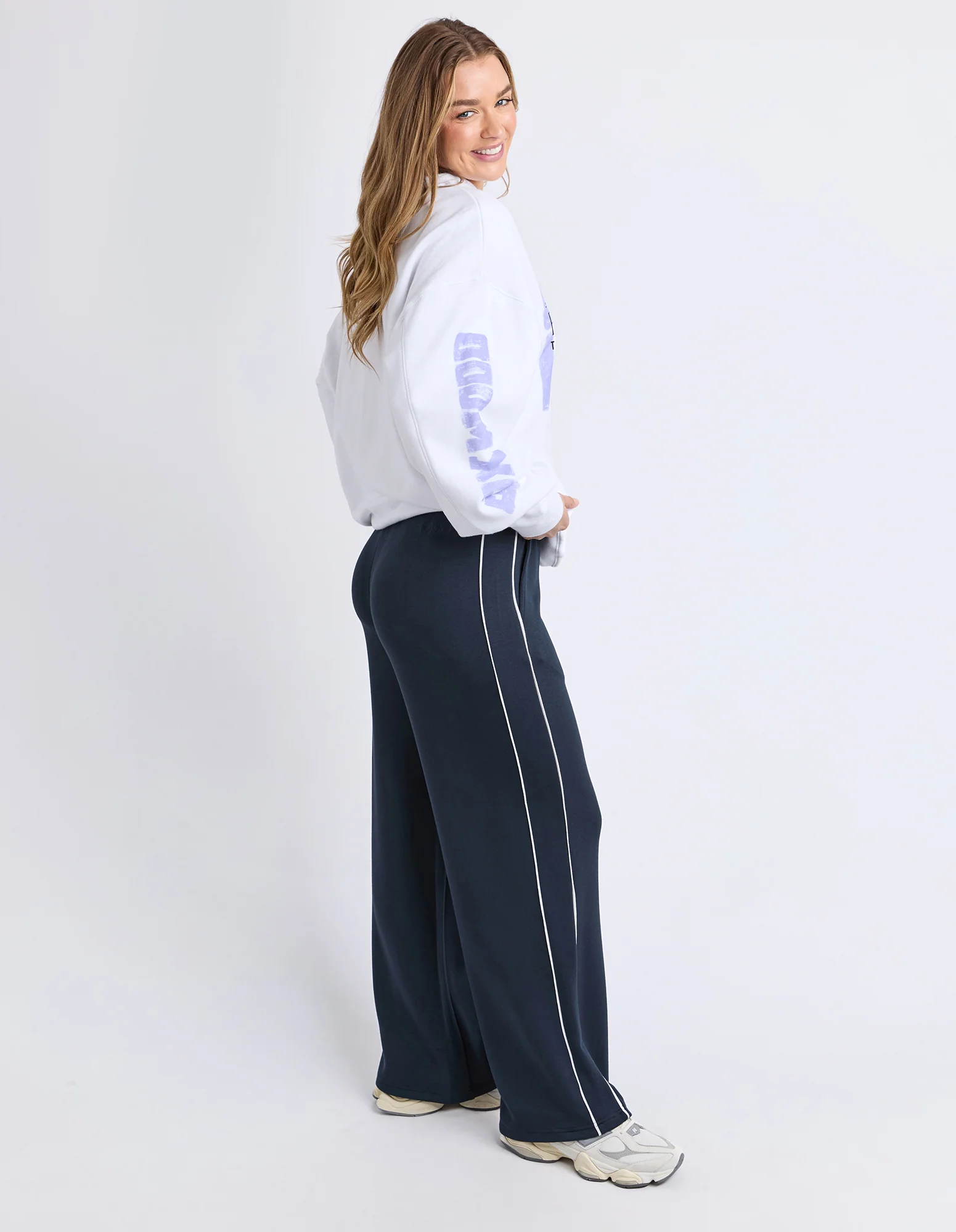 Workout Oversized Crew White - Image 7